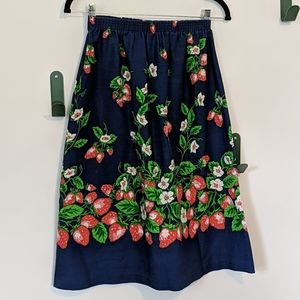 Vintage strawberry printed skirt with elastic wais